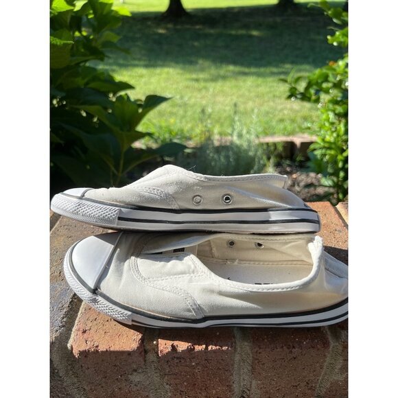 Women White & Navy  Slip On Converses— Size 6 - Picture 9 of 11